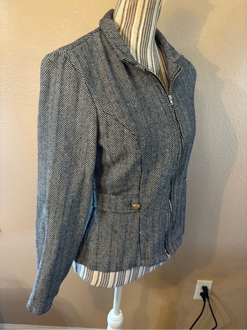 Herringbone Blazer Large SHEIN Black & White Tweed Zip-Front Flap Detail Jacket - Picture 7 of 16